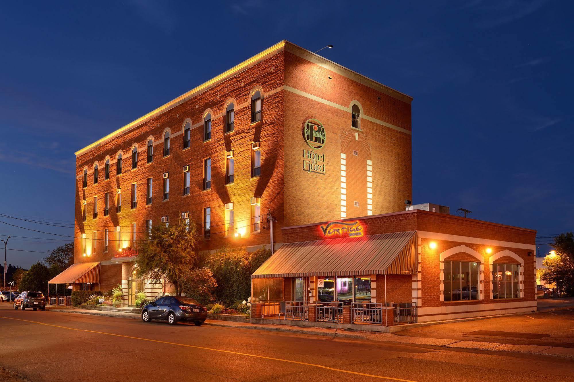 Hotel Du Fjord Saguenay Exterior photo